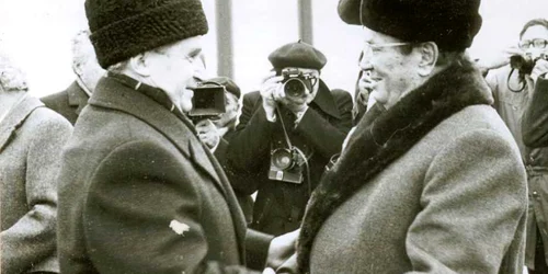 nicolae ceausescu la portile de fier I