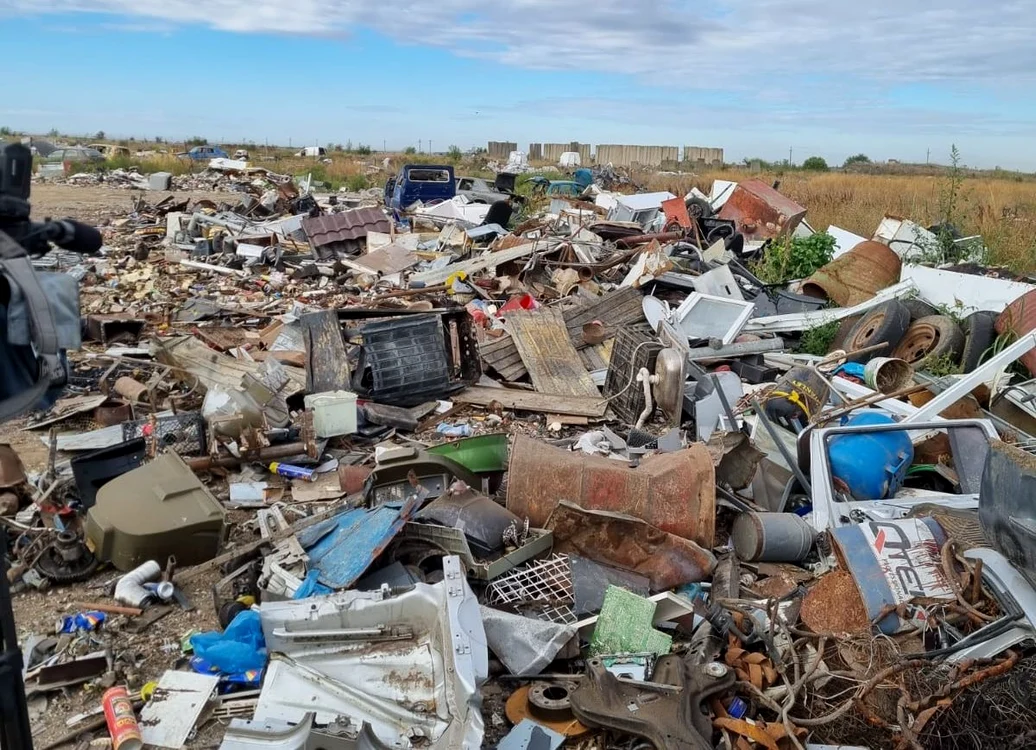 Deșeuri cât vezi cu ochii la Sărulești FOTO IPJ Călărași