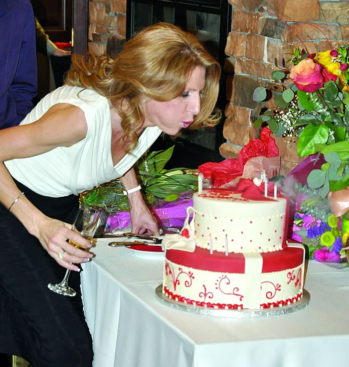 Puşa, campioana olimpică la maraton, a suflat în lumânări în aplauzele a peste 50 de invitaţi