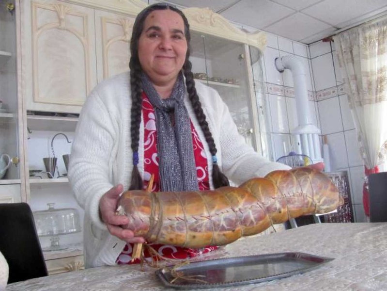 Ce este „Şah Hai Mas”, mâncarea cerută de premierul Ciolacu la întâlnirea cu romii