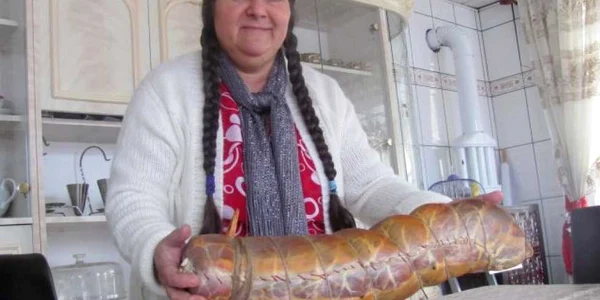 Regele Cioabă a împodobit bradul de Crăciun acasă la Sibiu