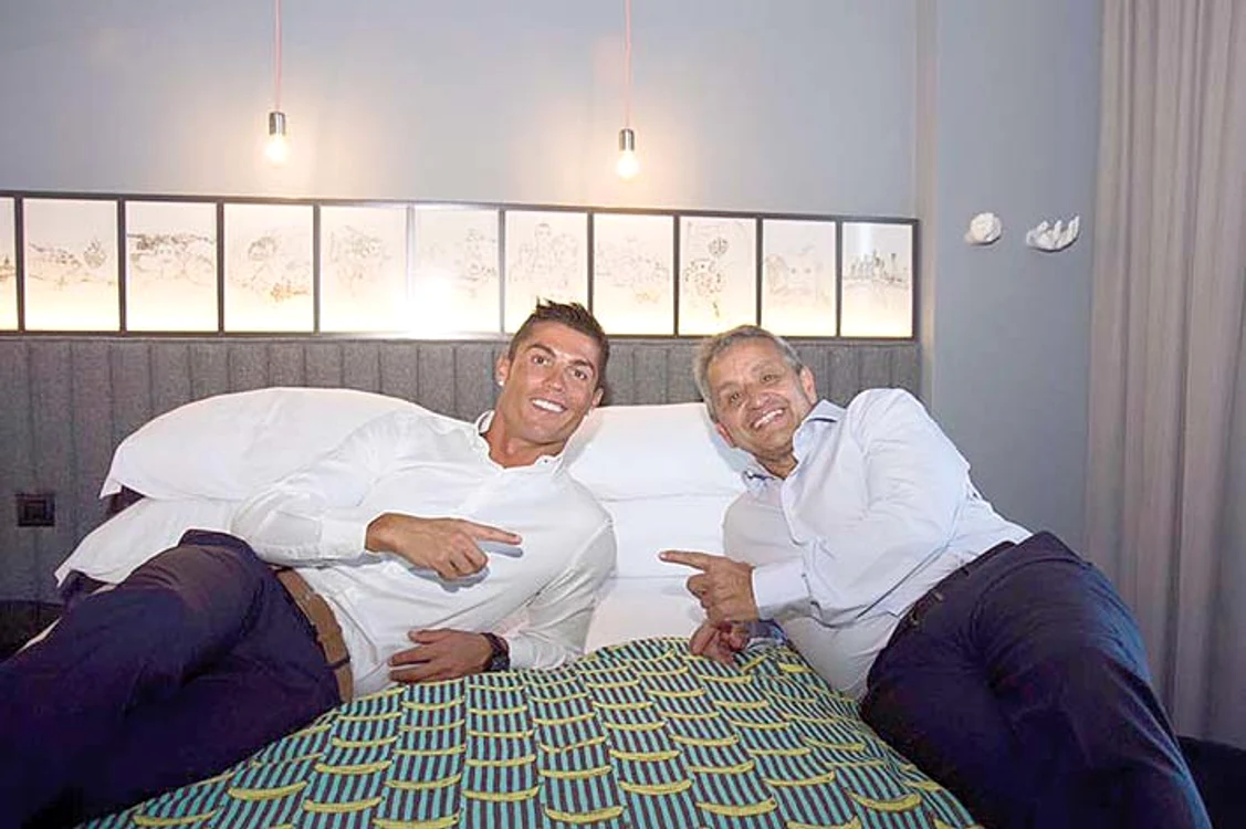 În iulie, cea mai ieftină cameră  în hotelul lui Cristiano Ronaldo  costă 220 de euro pe noapte