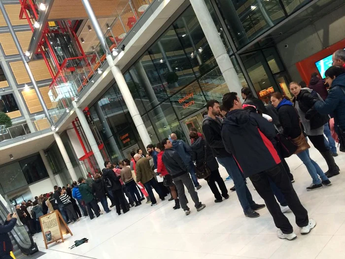 La Londra, oamenii au așteptat ore în șir la coadă pentru a vota (foto: Tommy Tomescu)
