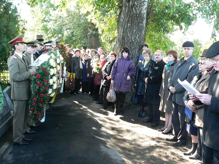 Autorităţile au comemorat Ziua Holocaustului