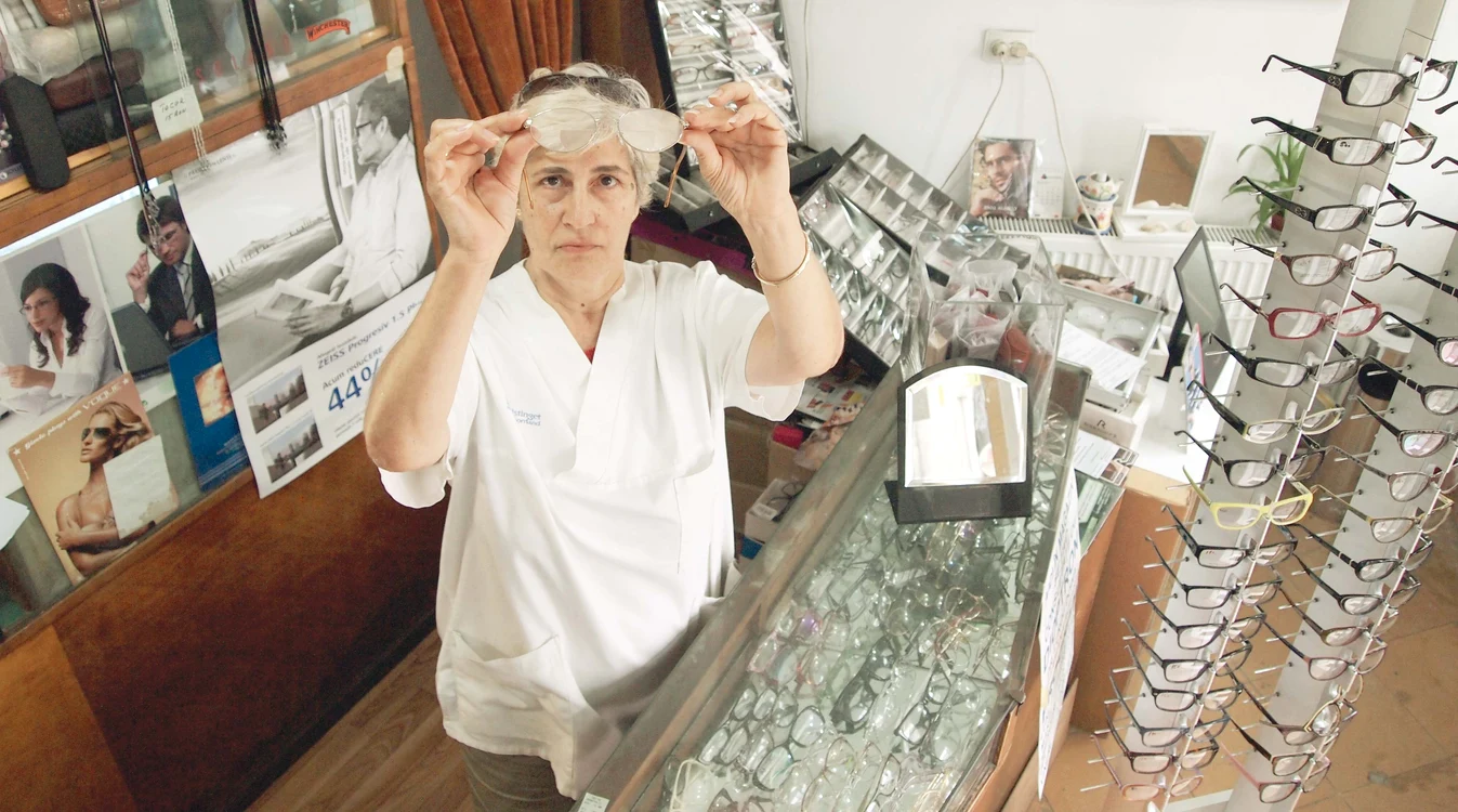 
    Florica Savu spune că ochelarii nu se aleg pe încercate, ci în urma unui control oftalmologicfotografii: Dan L. Brumar  