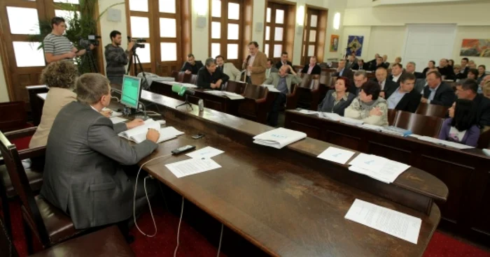 Consilierii locali au votat garantarea şi plata datoriilor Energomur foto Arhivă