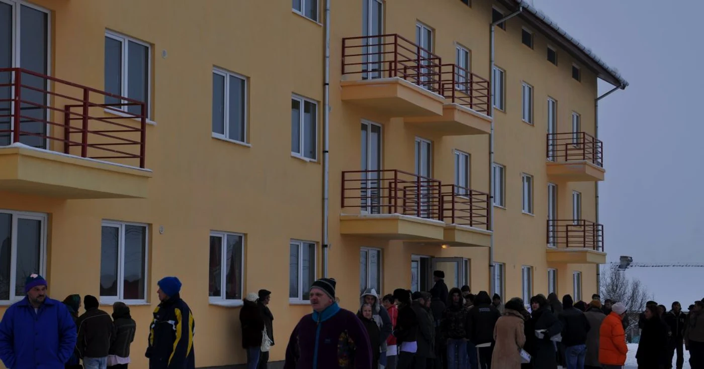 Oamenii au intrat în posesia locuinţelor de pe Tarafului 