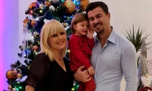 Elena Udrea alaturi de familie, foto Facebook jpg