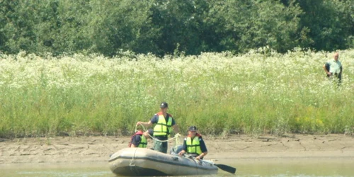 Căutările celor patru persoane luate de curenţi au durat două zile 