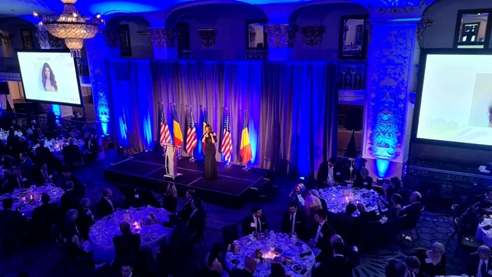 11 paula seling in washington america gala diplomatica 3 jpg jpeg