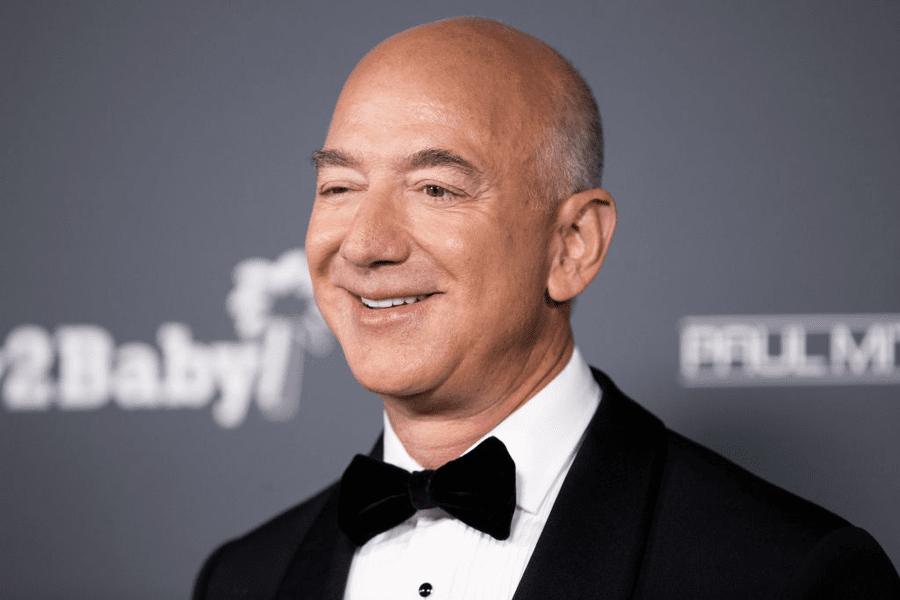 Jeff Bezos nu mai este al doilea cel mai bogat om din lume. Un magnat indian i-a luat locul