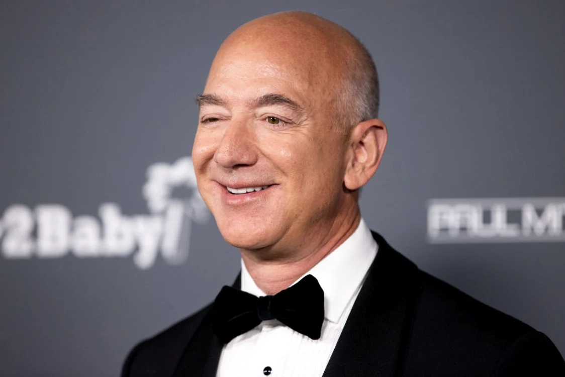 Jeff Bezos nu mai este al doilea cel mai bogat om din lume. Un magnat indian i-a luat locul