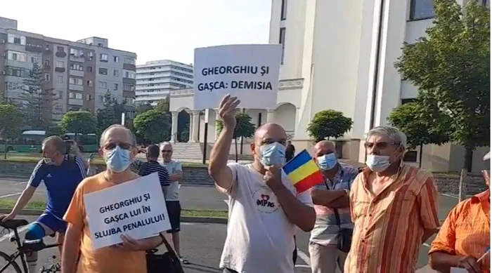 Protest anti-USR la Râmnicu Vâlcea Foto Adevărul