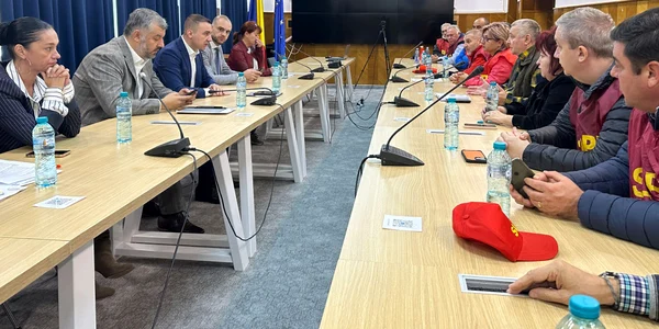 Discuții între sindicaliștii din Poșta Română și Ministrul Cercetării   Foto   Facebook jpg