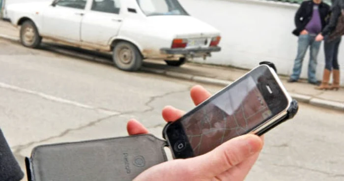 Cu un program de spionat telefonul se pot monitoriza SMS-urile şi apelurile