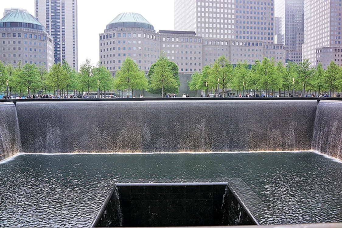
    11 septembrie 2021.  Monumentul Ground Zero,  închinat celor 2.997 de  victime ale atentatelor  