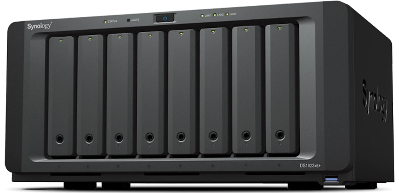NAS Synology DS1823xs+.