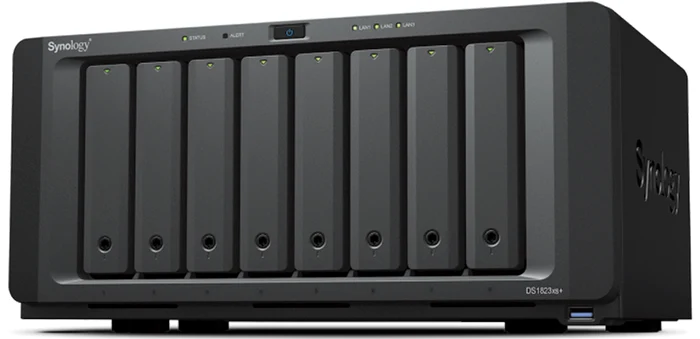 NAS Synology DS1823xs+.