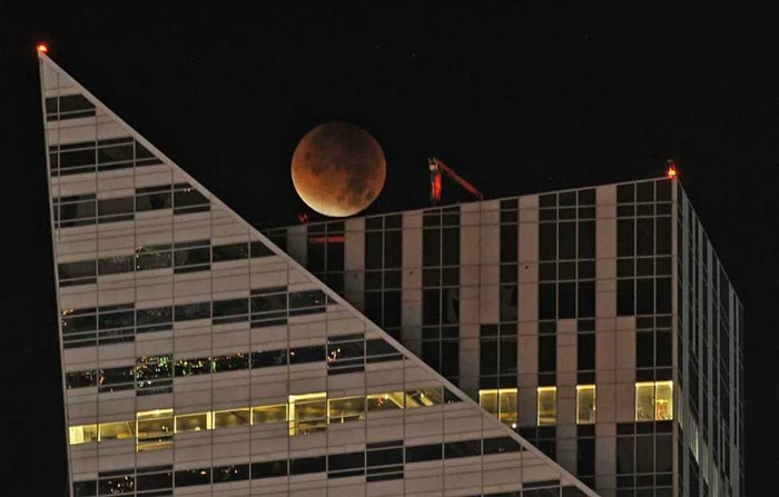 Superluna pe mapamond FOTO AP