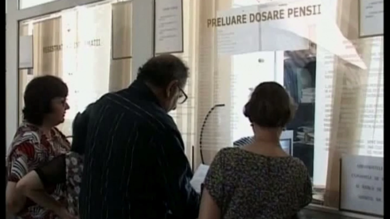 
    Dosarul de pensionare se poate depune la ghișeul caselor de pensii sau în format electronic  