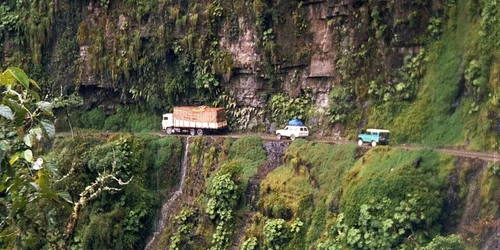 Bolivia Yunga Road wikipedia jpg