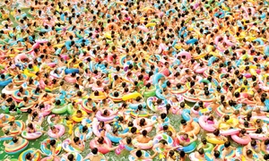 În apă, colac  lângă colac jpeg