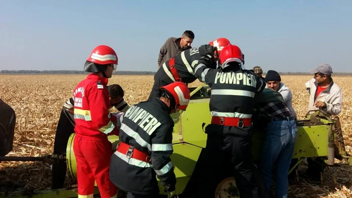 Militarii de la ISU, la intervenţia de la Sălcioara FOTO ISU Călăraşi