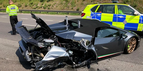 lamborghini facut praf FOTO Twitter West Yorkshire