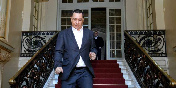 Victor Ponta paraseste sediul PSD FOTO Mediafax 