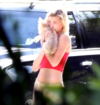 2 hailey baldwin profimedia 0424990864 jpg jpeg