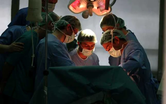 Dacă vor dori să fie văzuţi mai des de doctor, românii vor plăti serviciile respective FOTO Adevărul