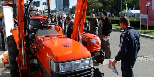 Cele mai performante utilaje agricole au fost prezentate la prima ediţie