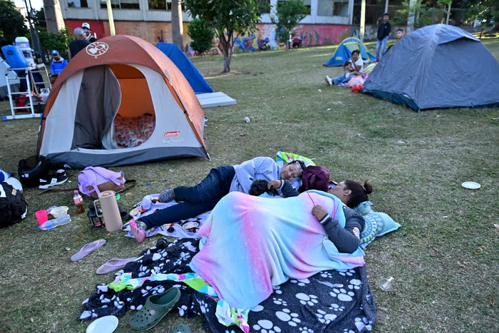 Locuitorii din Pereira dorm acum în corturi (Foto: GettyImages)
