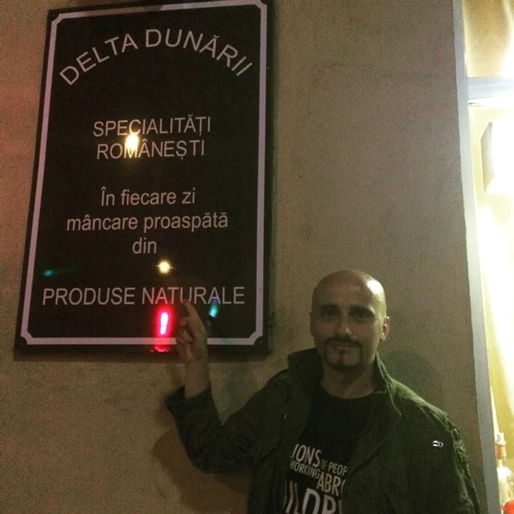 Călin Goia s-a fotografiat la intrarea în restaurantul "Delta Dunării" din Viena. Era închis