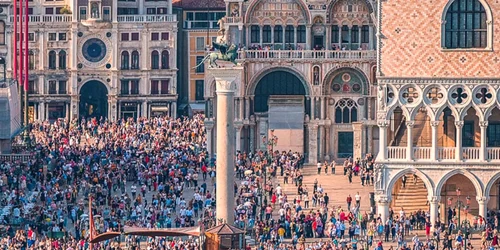 Aglomerație în Veneția Sursă ourplanetinmylens com