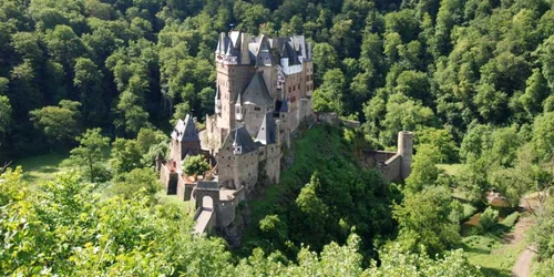 castel eltz germania FOTO burg-eltz.de