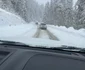 Înzăpeziți pe DN7A, pe drumul care duce spre pârtiile Transalpina Voineasa Foto Jandarmeria Vâlcea