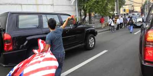 FOTO -  REUTERS: Hillary Clinton primită cu proteste la Manilla