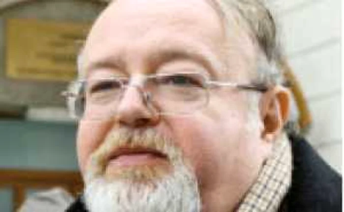 Şeful Secţiei Civile a Înaltei Curţi, Florin Costiniu, l-ar fi favorizat pe Căşuneanu