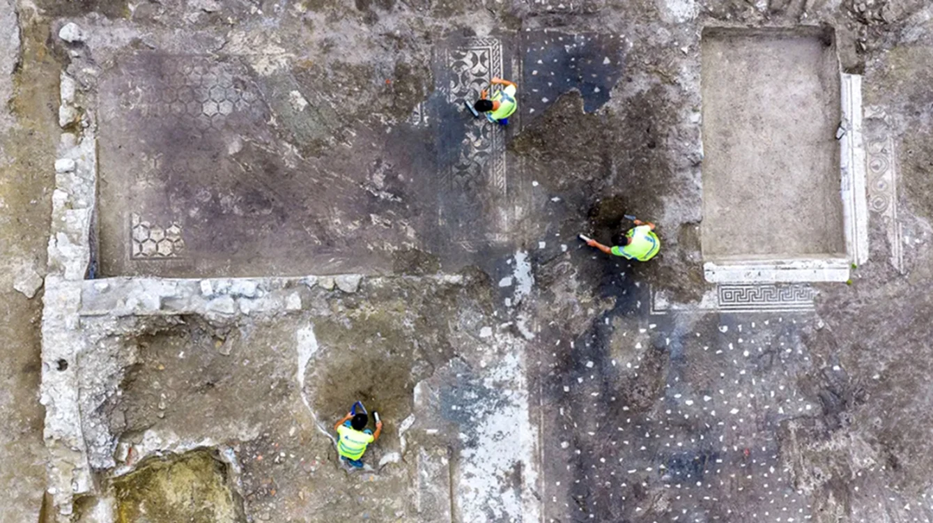 O vedere de sus a patru încăperi din vila recent descoperită. Foto: Ministerul Culturii din Italia