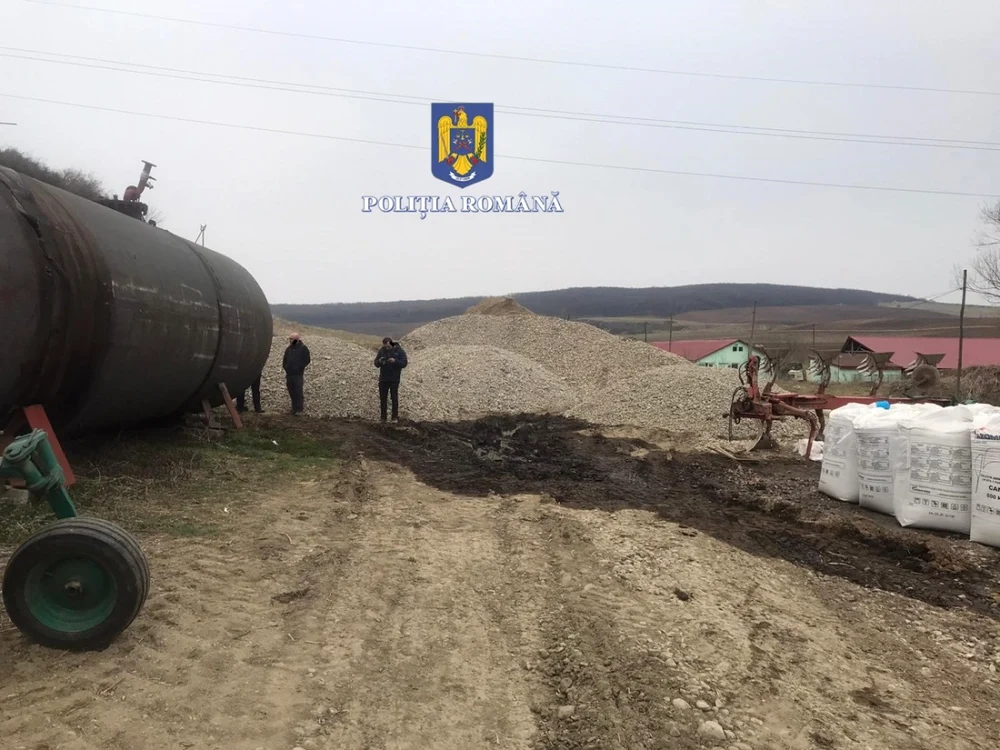 Îngrăşămintele erau depozitate lângă un rezervor uriaş din care curgea motorină. Foto: IPJ Alba