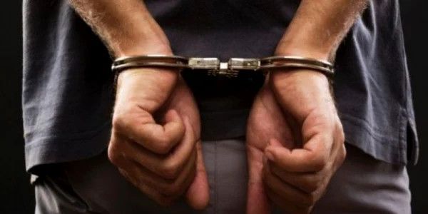 Sibian arestat pentru omor şi profanare de cadavre după ce şi-a omorât prietenul l-a tranşat şi aruncat în Cibin Foto generică