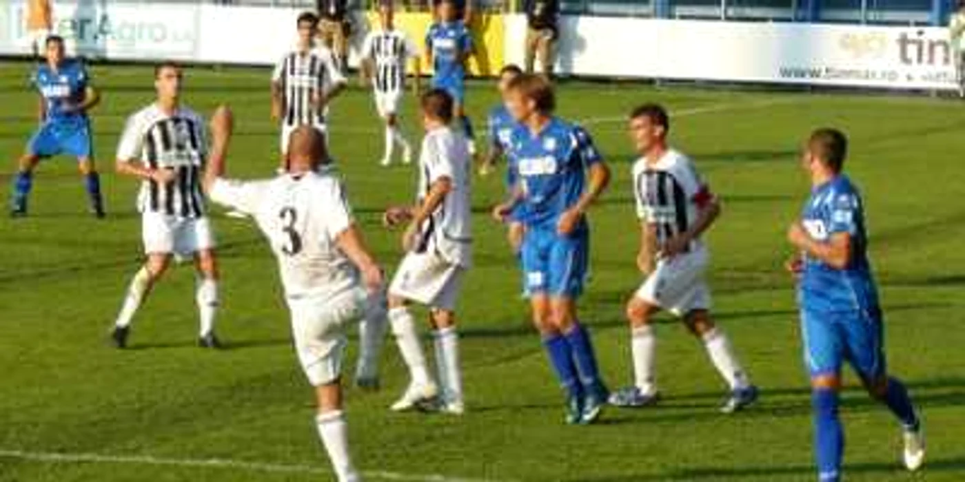 Târgu-Jiu:  Pandurii au debutat cu o victorie