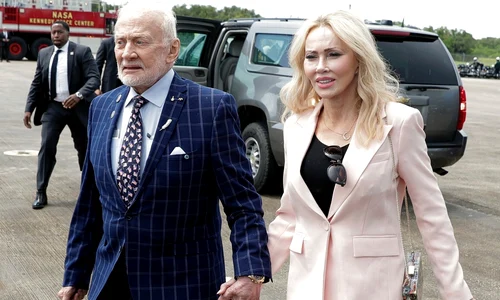 Buzz Aldrin si Anca Faur FOTO Profimedia 