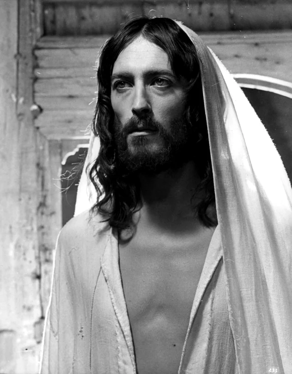Robert Powell îl interpretează pe Mântuitor în filmul Iisus din Nazareth FOTO Adevărul