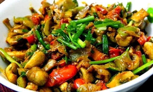 1 ciuperci la tigaie cu legume jpg jpeg