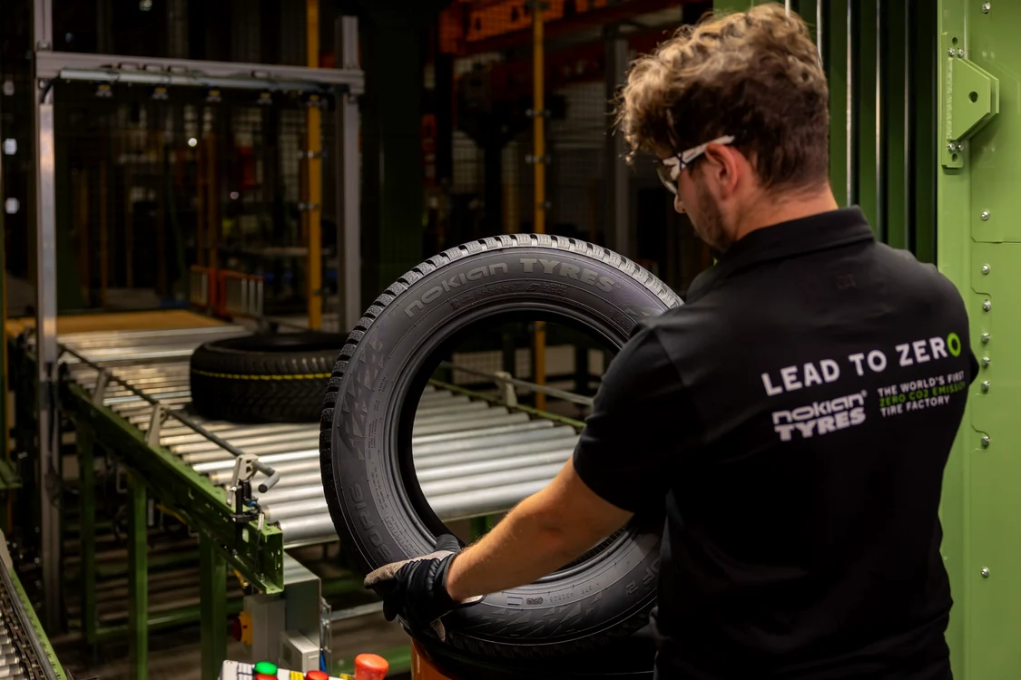 Fabrica Nokian Tyres din Oradea a produs pe 20 decembrie anvelopa cu numărul un milion Foto: Nokian