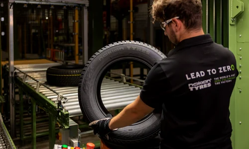 Nokian Tyres Romania factory tire inspection 01 (1) jpg