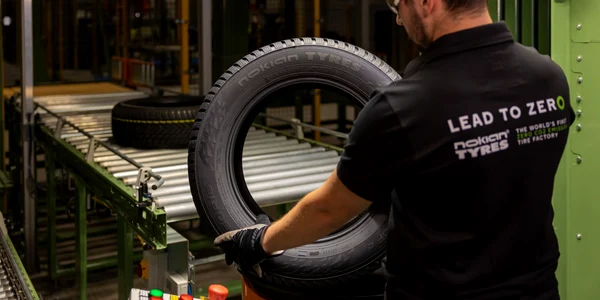 Nokian Tyres Romania factory tire inspection 01 (1) jpg