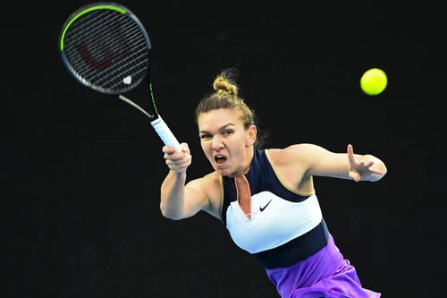 Meciul dintre Simona Halep si australianca Lizette Cabrera de la Australian Open a fost câştigat de româncă FOTO EPA-EFE / Dave Hunt